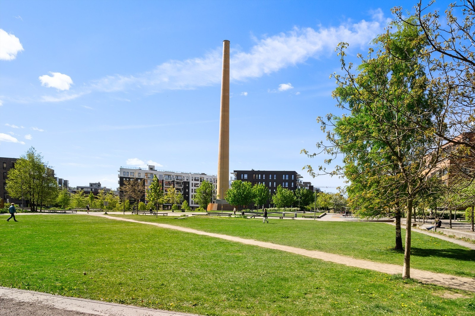 Området er stille og svært barnevennlig omkranset av flotte grøntarealer. Egen bom inn til området for å sikre den barnevennlige og trygge profilen - Marienfryd er et herlig område både for store og små! Galleribilde