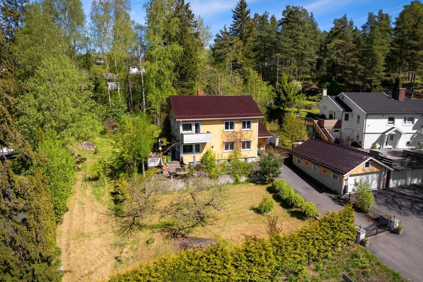 Tomten er romslig og perfekt for de med grønne fingre. Galleribilde