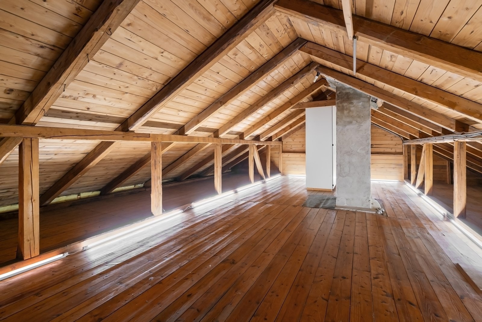 Uinnredet loft. Galleribilde