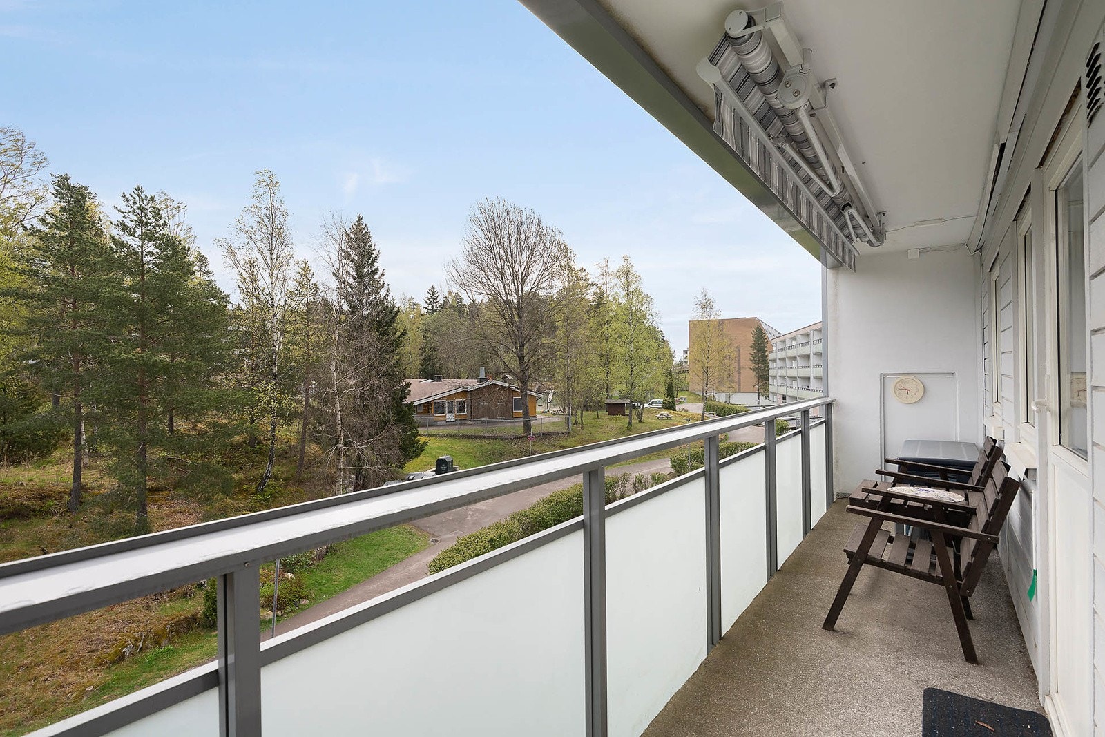 Balkongen fra kjøkkensiden har østvendt beliggenhet Galleribilde