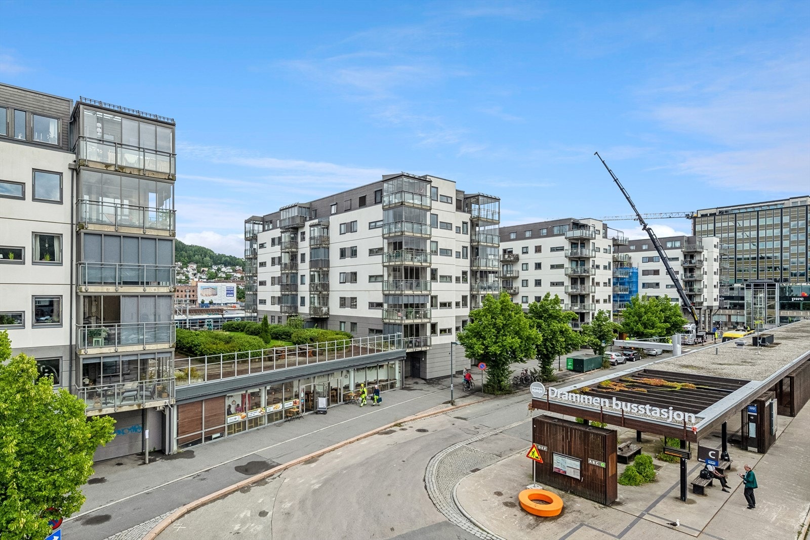 Nærmeste busstopp Drammen busstasjon ligger 2 minutter unna Galleribilde