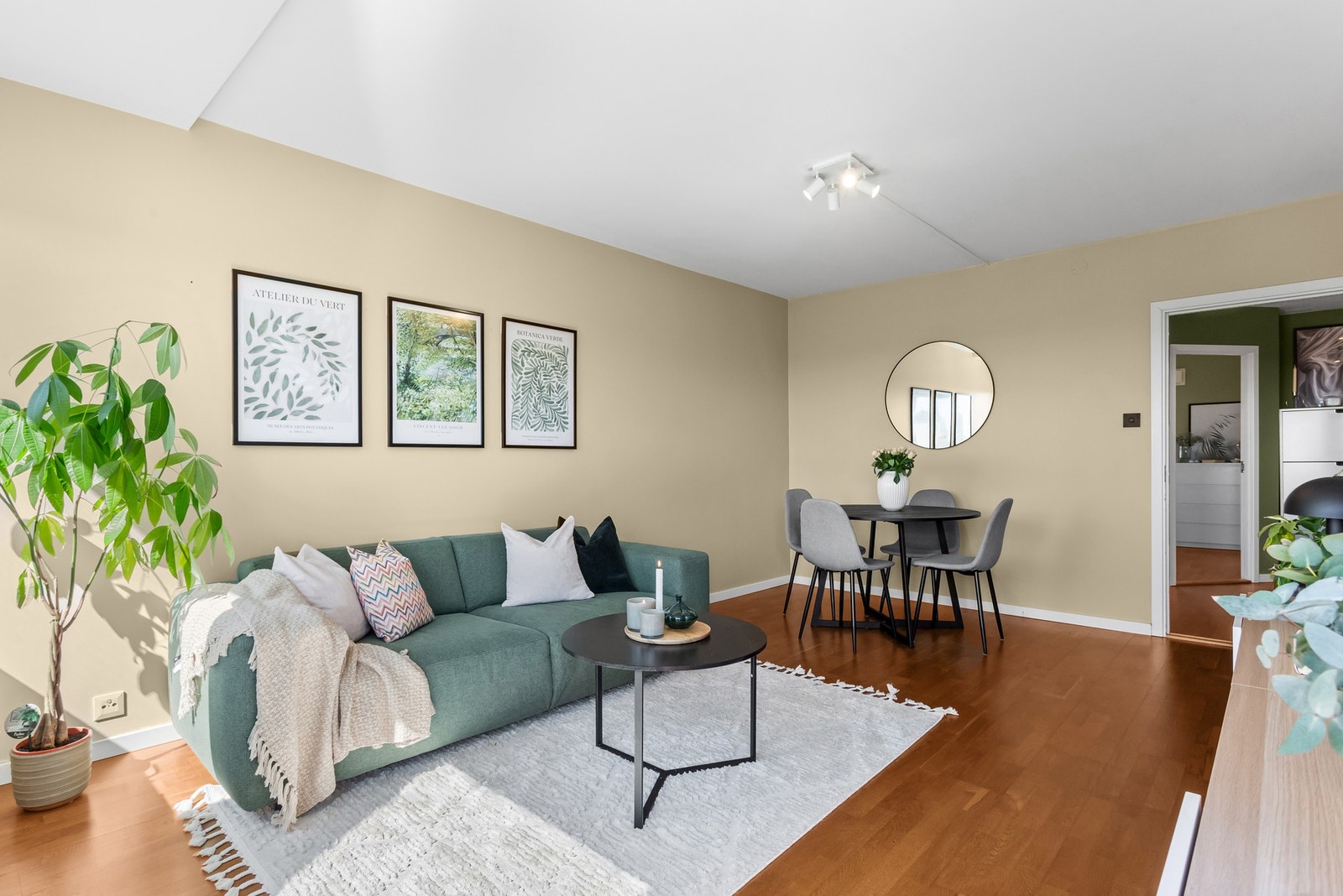 Det er IN-ordning i borettslaget. Ved å nedbetale andel fellesgjeld, vil månedlige felleskostnader reduseres til ca. kr. 3169,- pr. mnd. Galleribilde