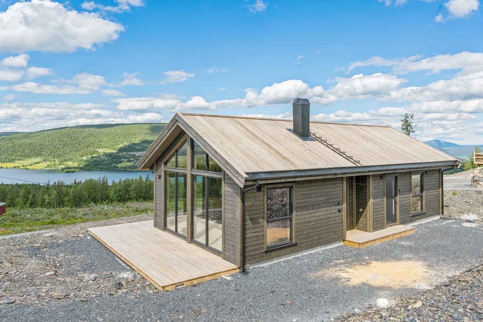 I vakker natur og med en rekke aktivitetstilbud i umiddelbar nærhet er dette det perfekte stedet å samle familien til gode dager på fjellet! Galleribilde
