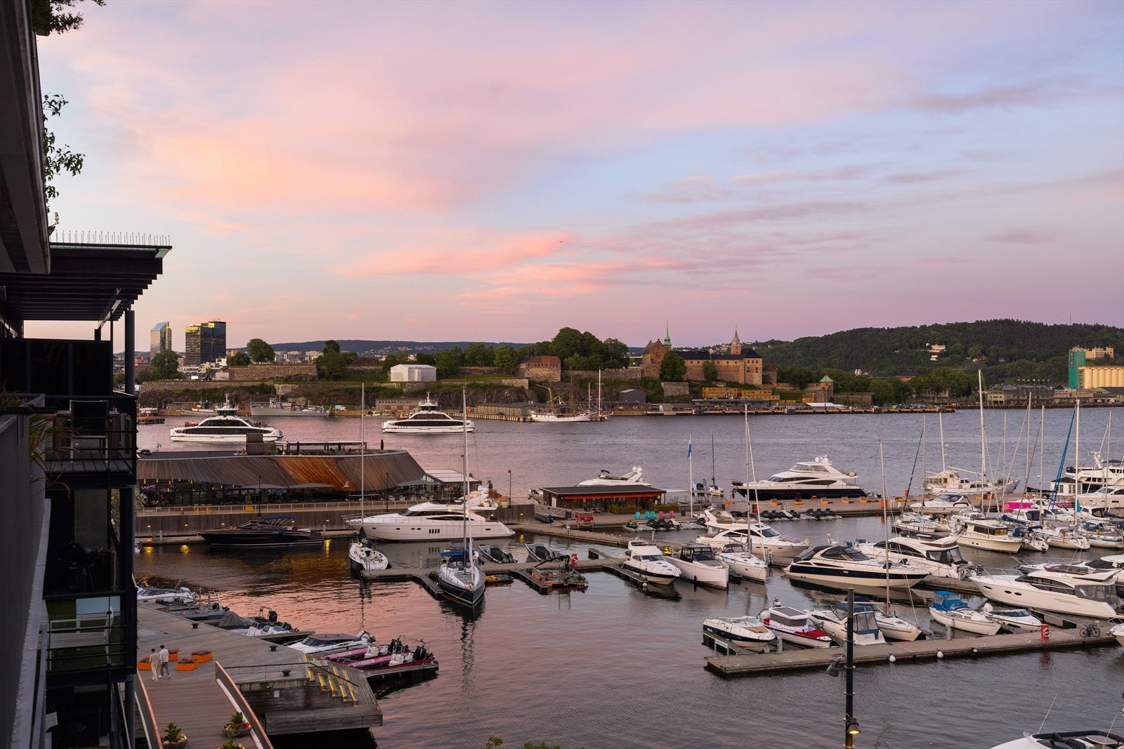Utsikt fra balkongen. Galleribilde