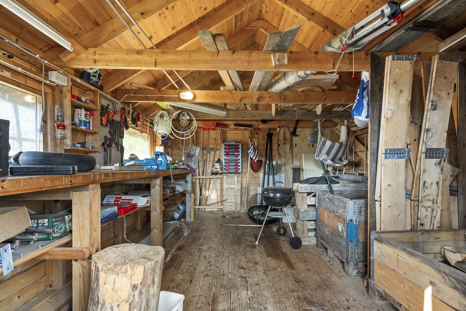 - Her er det god plass til diverse lagring- Galleribilde