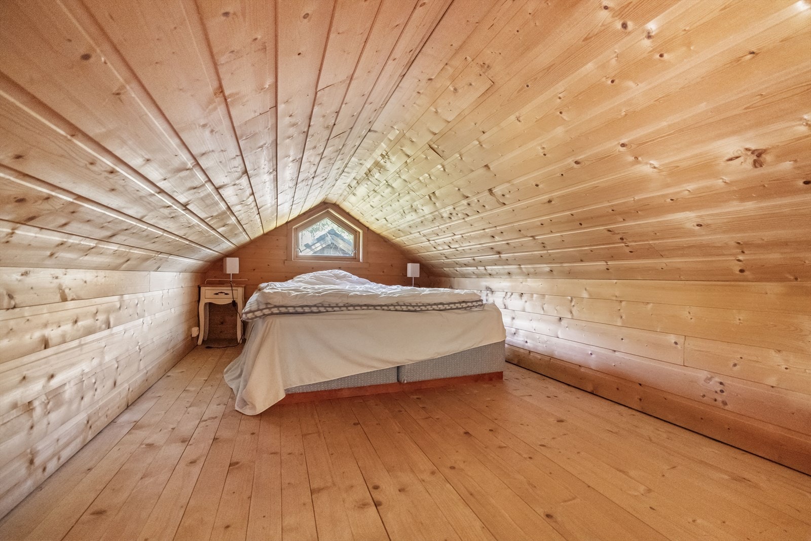 - Del av hems som ligger over boligens inngangsparti - Galleribilde