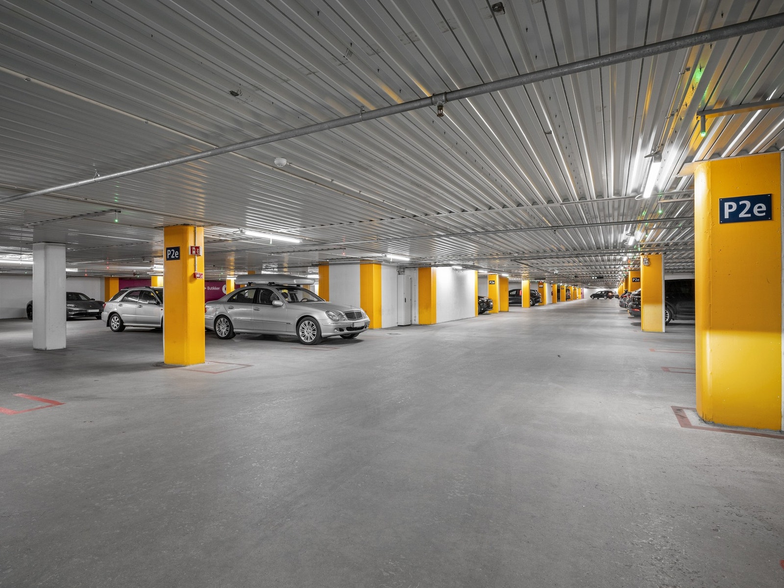 Parkering i anlegg på Bystasjonen Galleribilde