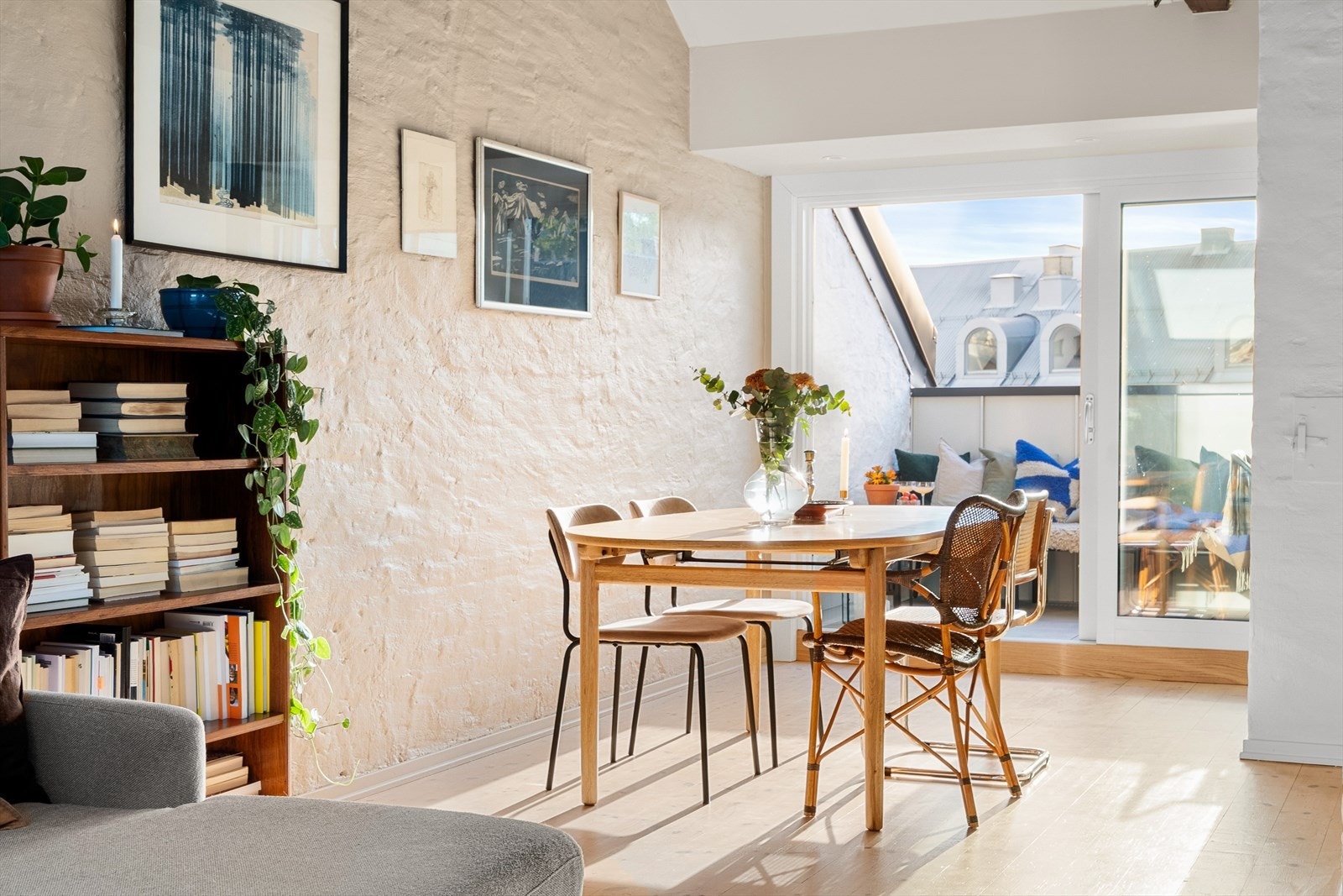 Perfekt sted for en spisegruppe med det gode lysinnslippet fra takterrassen! Galleribilde