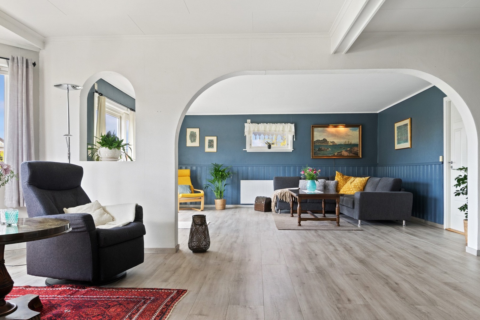 Her sett fra mellomstuen mot hovedstuen. Galleribilde