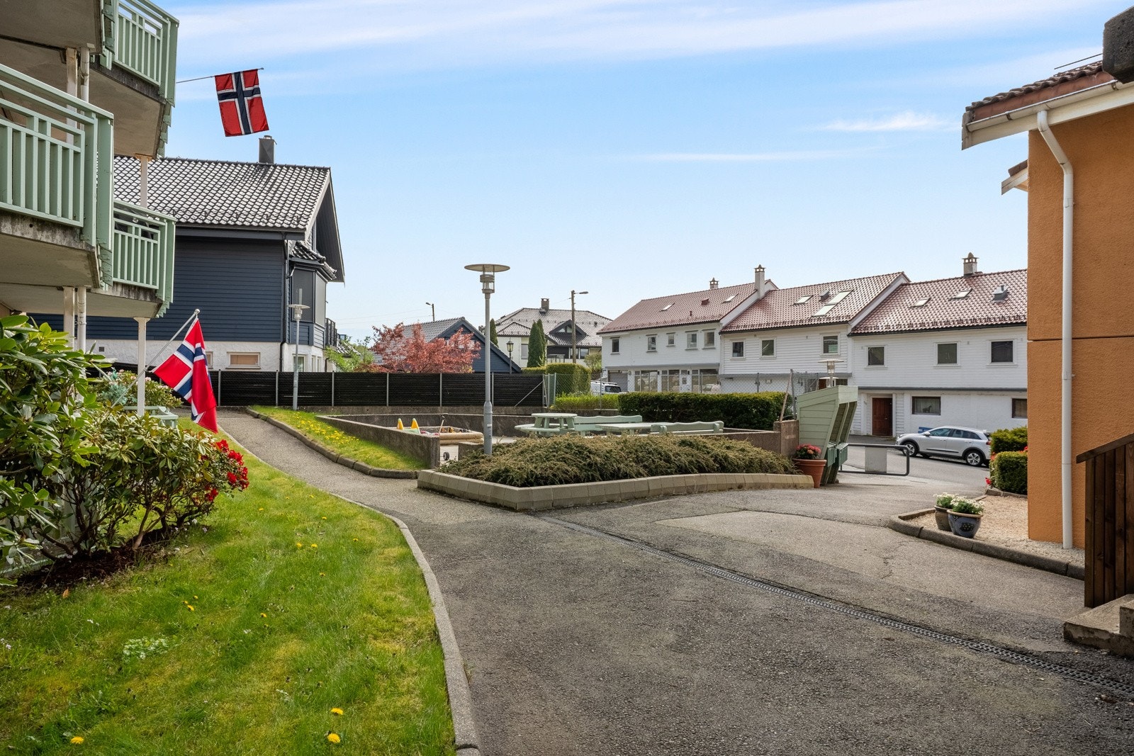 Landåsveien 58A har en svært attraktiv og sentral beliggenhet på Landås, med gangavstand til det aller meste man behøver i hverdagen. Galleribilde