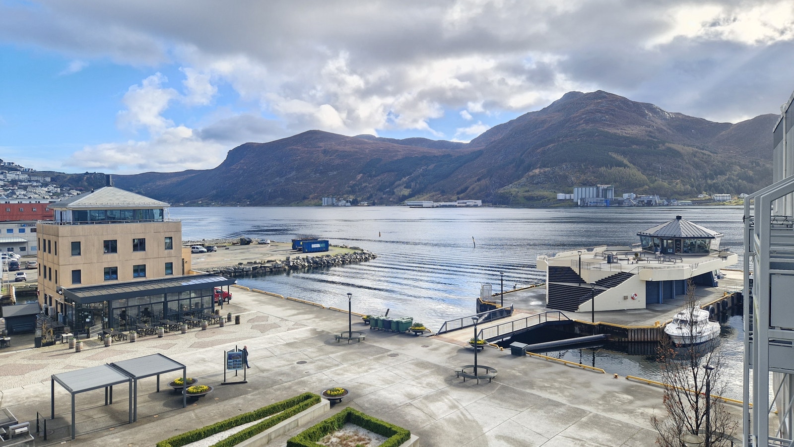 Utsikt fra altan Galleribilde