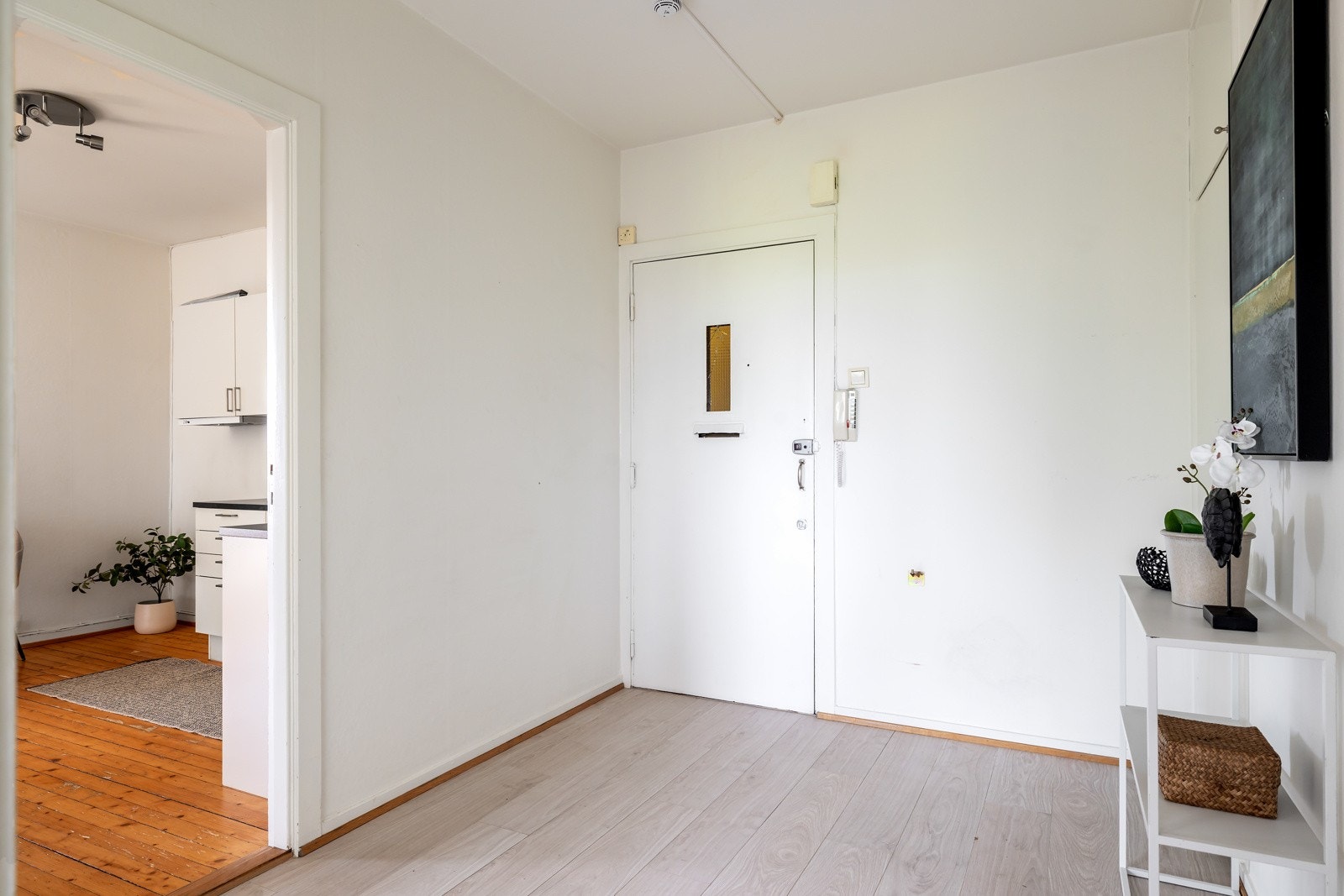 Leiligheten ligger i 4. etasje og har trappeadkomst til leilighetsplan Galleribilde