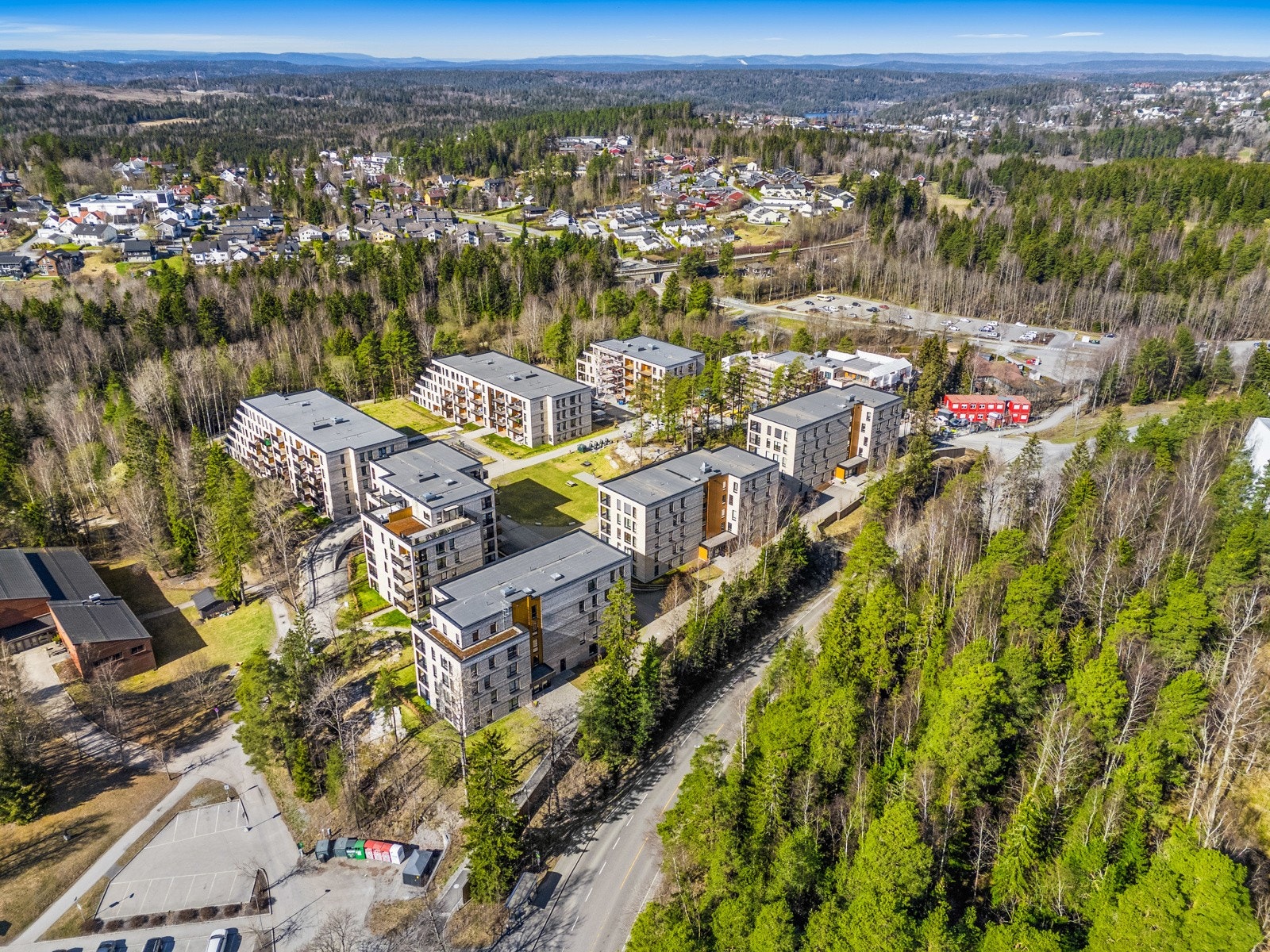 Bygget ble oppført i 2021 og ligger i et attraktivt og sentralt nabolag med enkel hverdagslogistikk. Galleribilde