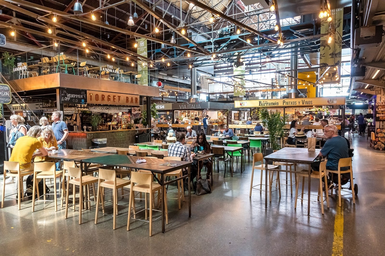 På Vulkan finner du bl.a. populære Mathallen med et variert tilbud av mat og drikke. Vulkan byr også på en rekke kulturarrangementer og aktivitetstilbud. Galleribilde