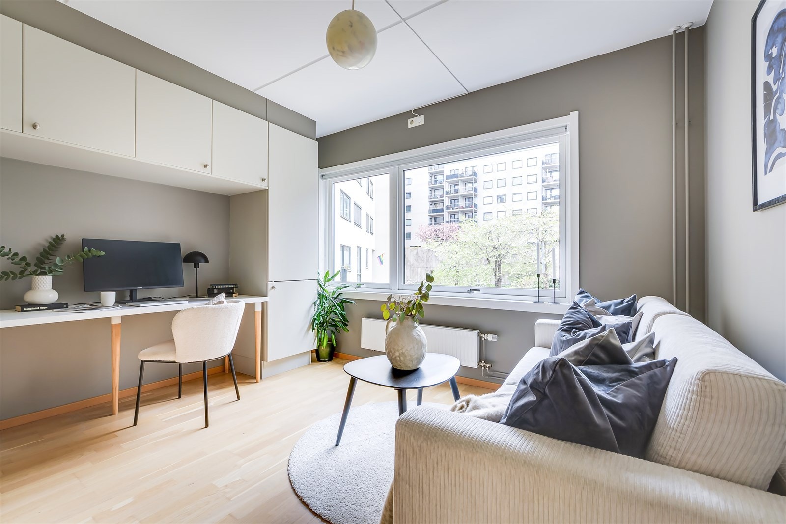 Soverom 3 har god størrelse og blir i dag benyttet som hjemmekontor og gjesterom. Galleribilde