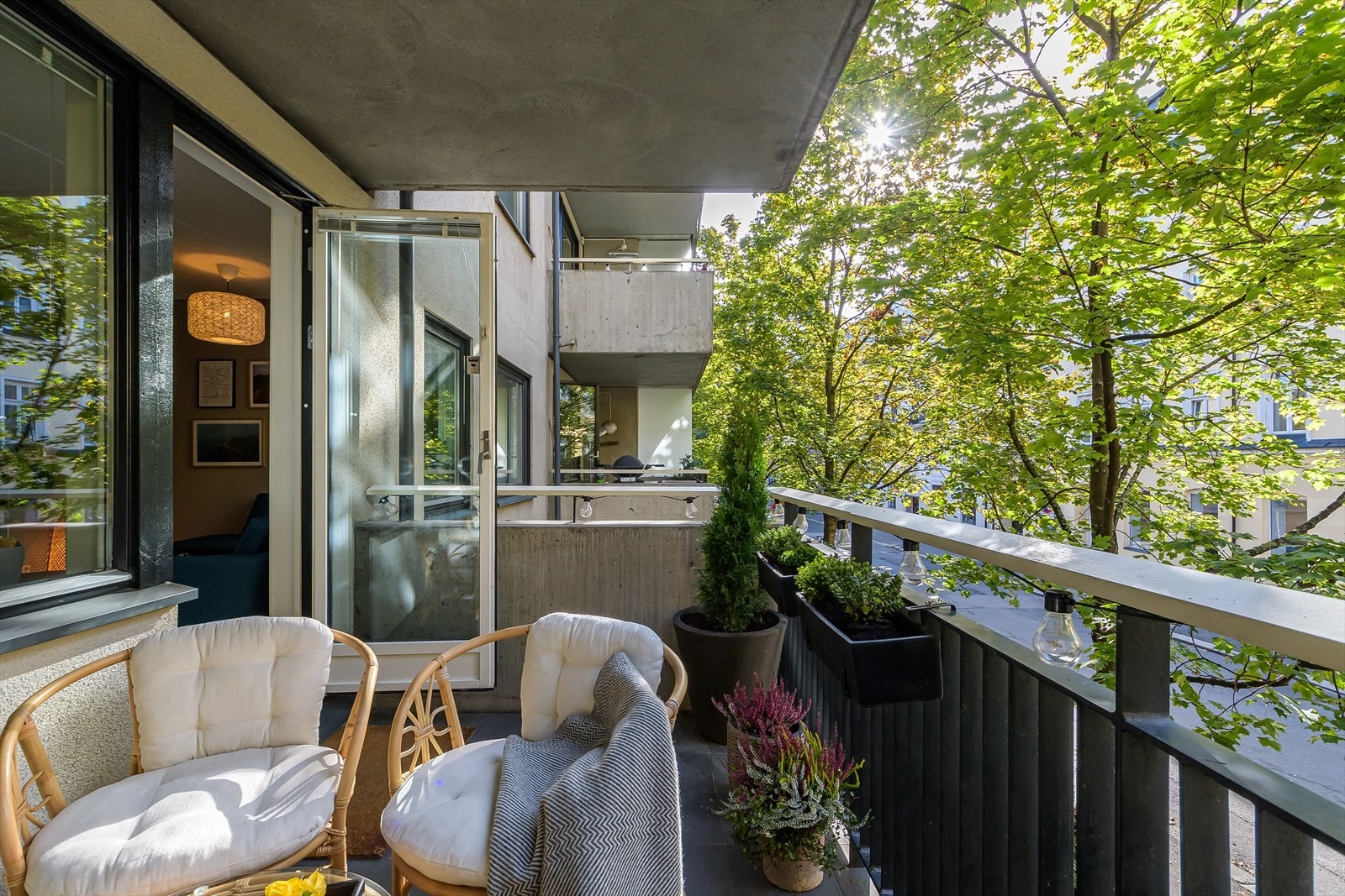 Fra stuen er det utgang til en koselig, sydvestvendt balkong. Galleribilde