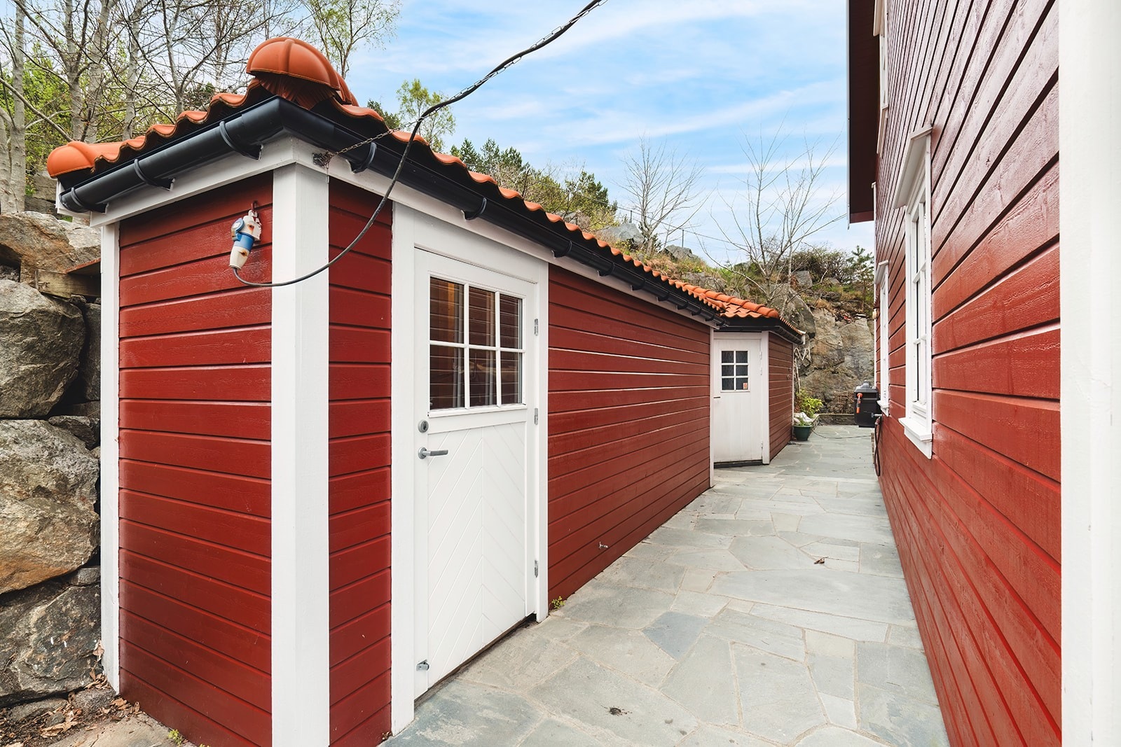 Utebod med god plass til oppbevaring. Galleribilde