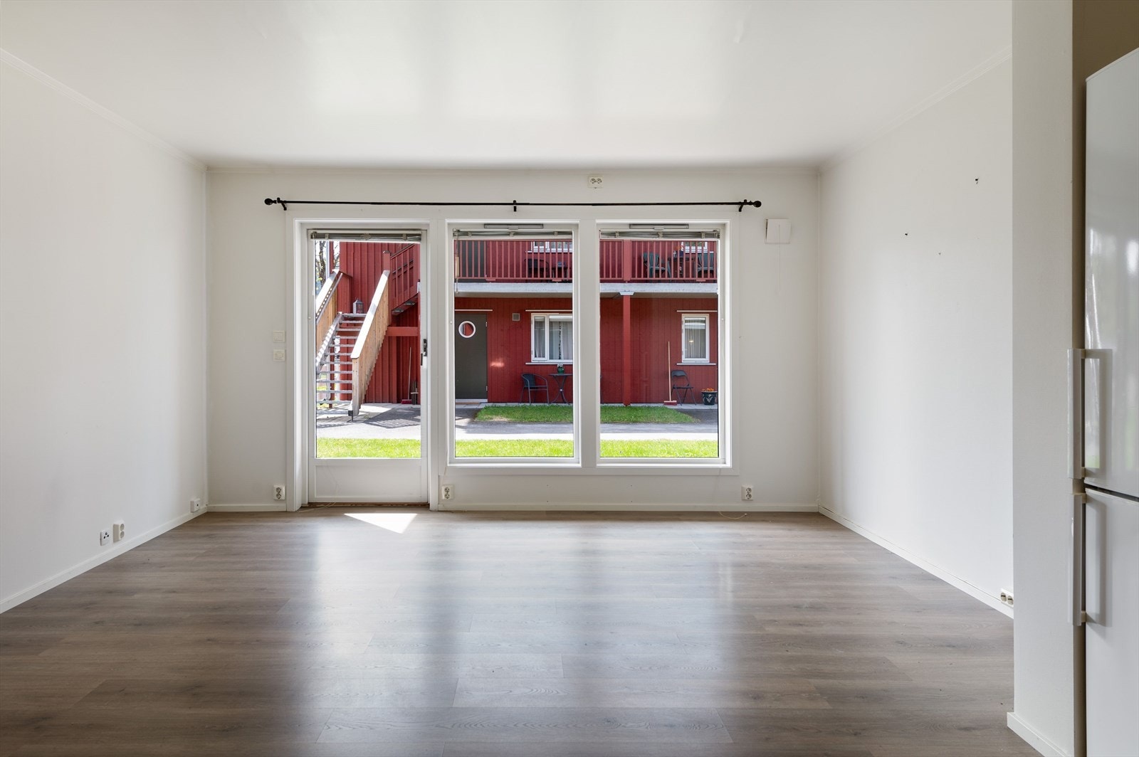 Lys og romslig stue. Galleribilde