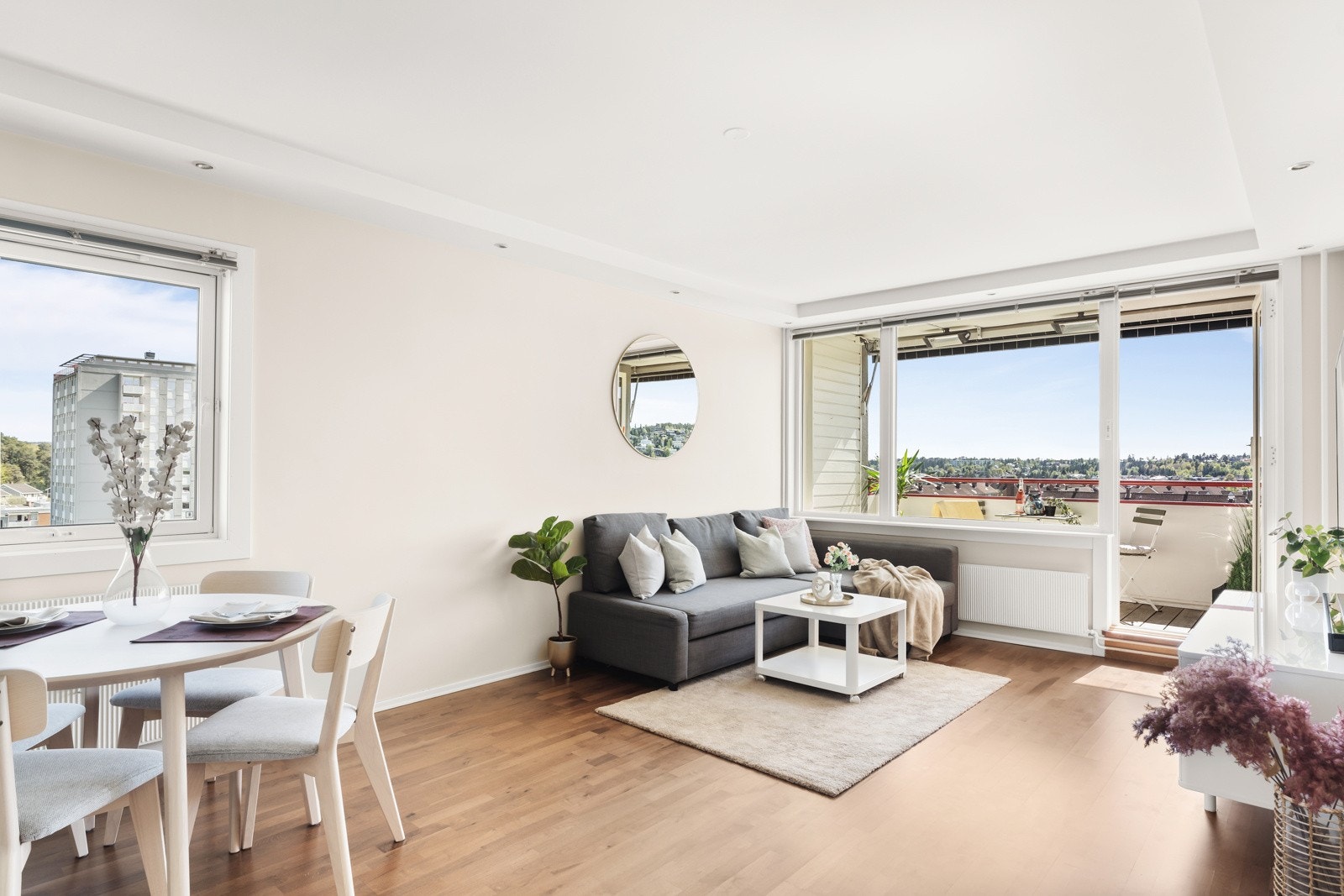 Hjørneleilighet med meget gode lys- og solforhold Galleribilde