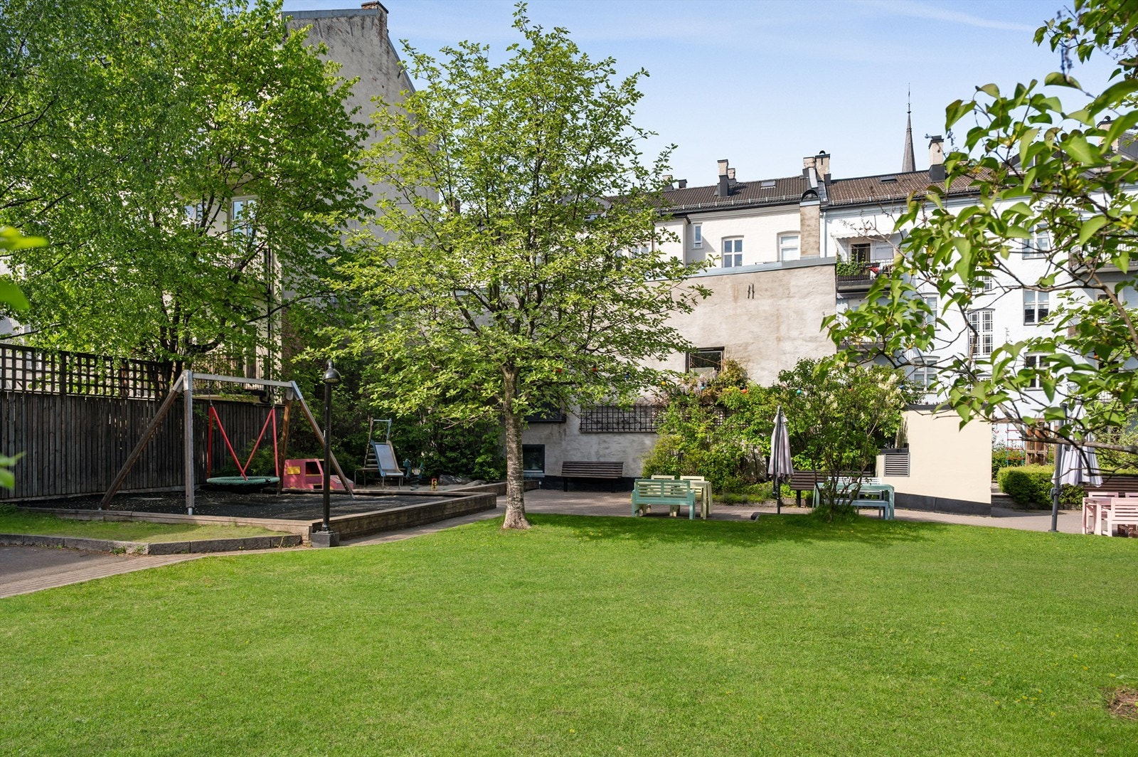 Svært hyggelig naboskap i et veldrevent og aktivt borettslag. Galleribilde