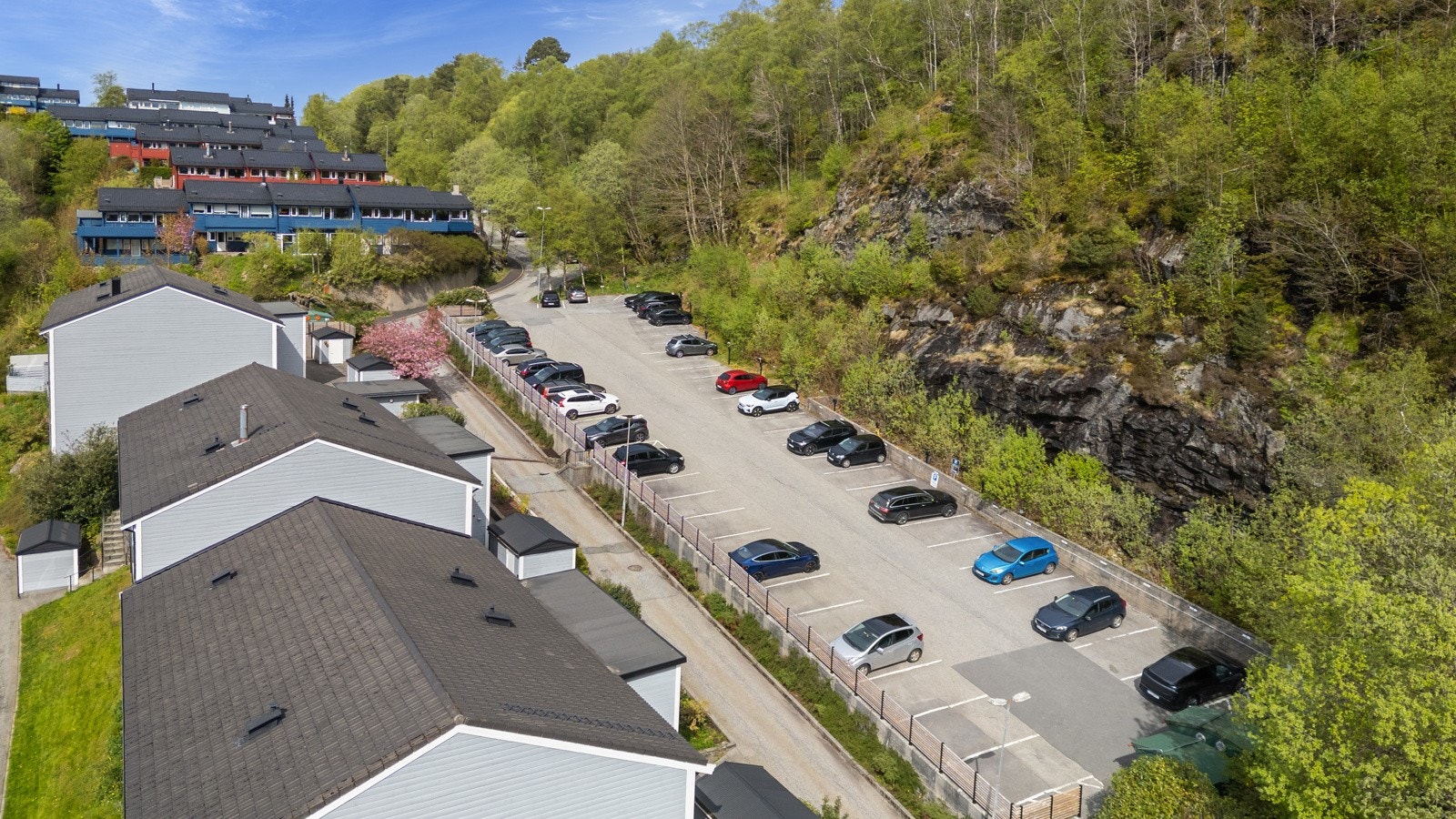 Dronefoto over borettslaget. Galleribilde