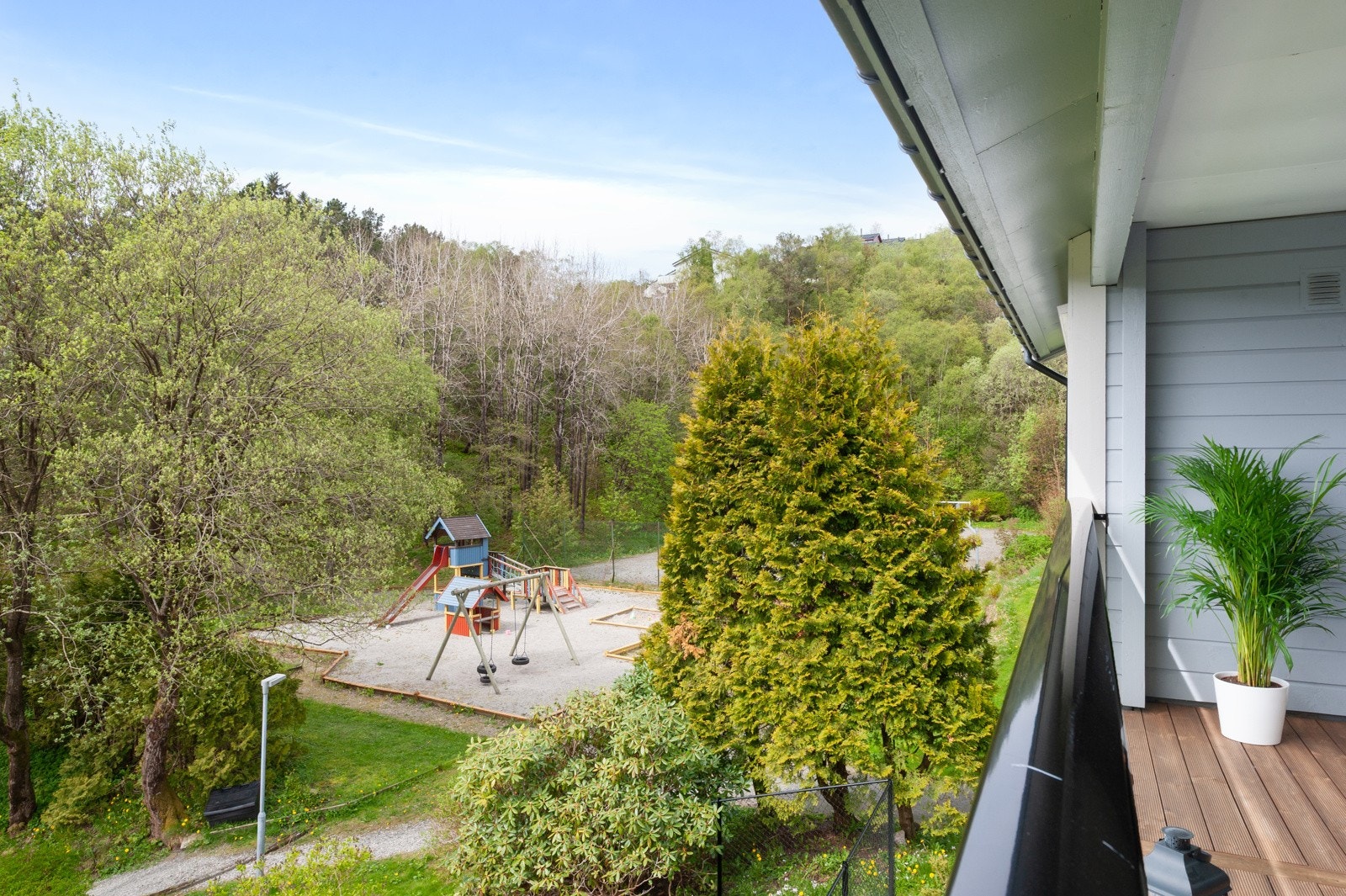 Utsikt fra terrasse. Galleribilde