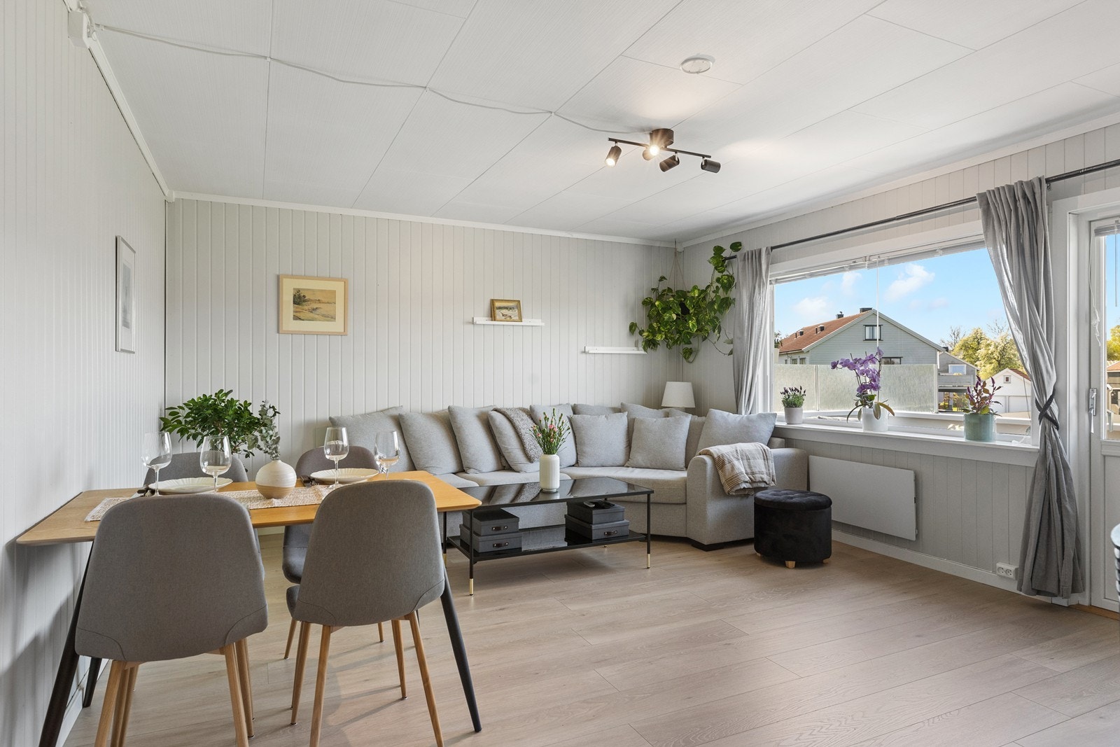 Stue med god standard - perfekt for familiehygge og gjester Galleribilde