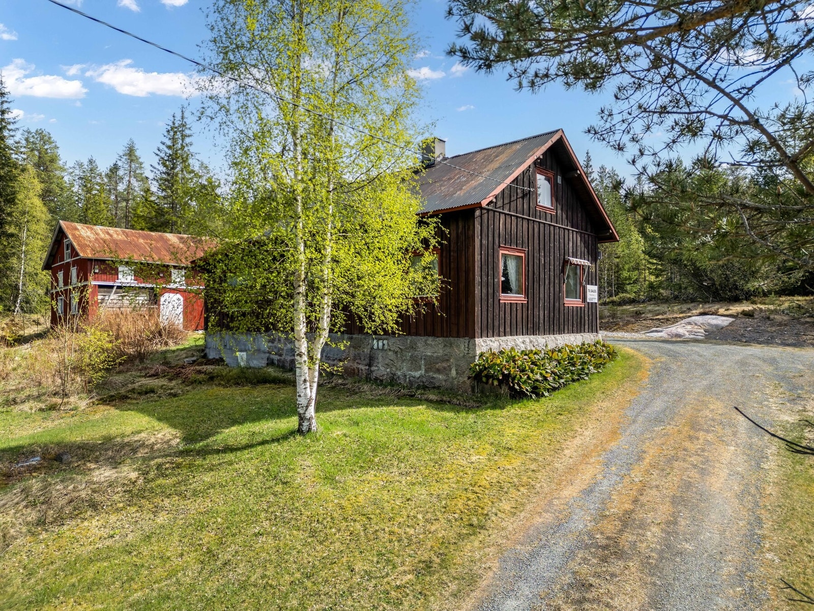 Aud Elin Lio v/ Lokalmegleren Partners ønsker velkommen til Bandakslivegen 331! Galleribilde