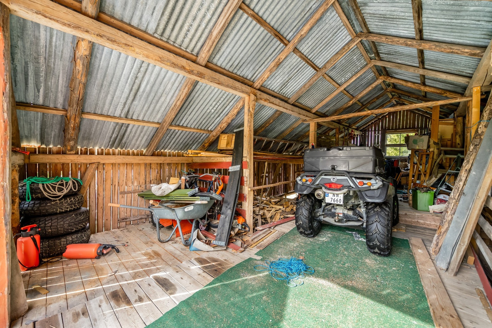 ATV fra 2018 og henger til denne følger med salget. Galleribilde