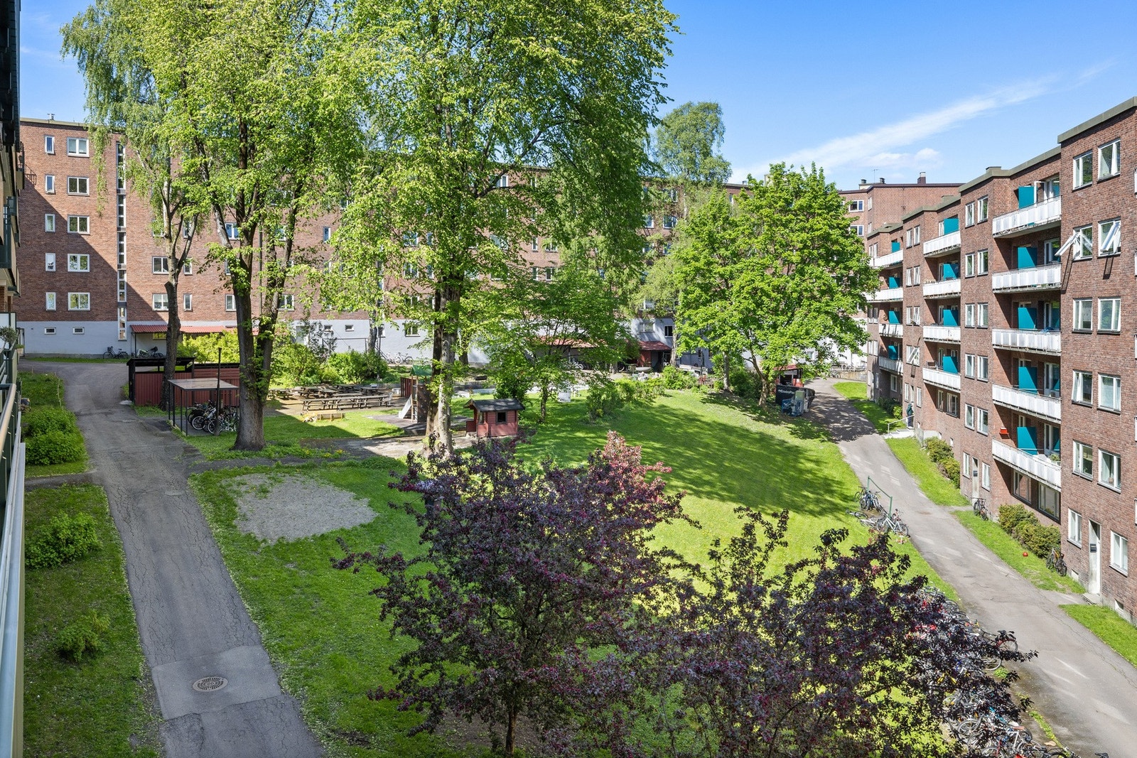 Leiligheten vender i sin helhet mot rolig bakgård. Galleribilde