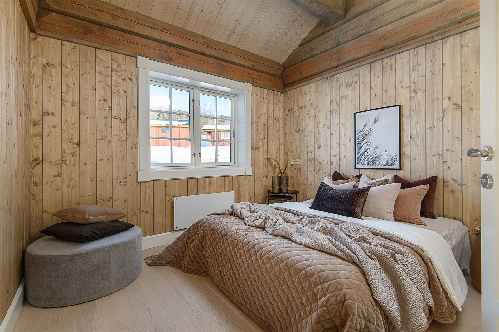 Soverom med plass til dobbeltseng. Galleribilde