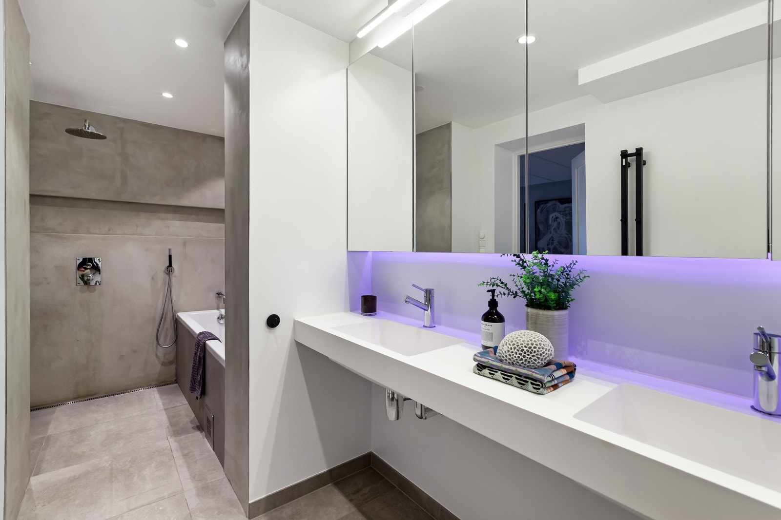 I underetasjen er det også et innbydende bad med SPA-følelse. Galleribilde