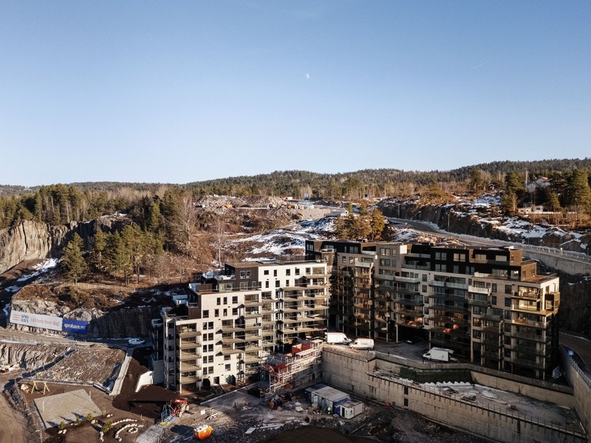 Området byr på fantastiske sol- og lysforhold, med både sjøen og skogen som nærmeste naboer. Galleribilde