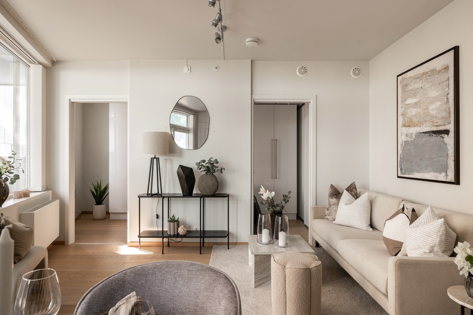 En moderne og stilfull 2-roms med attraktiv beliggenhet helt ytterst på Tjuvholmen. Galleribilde