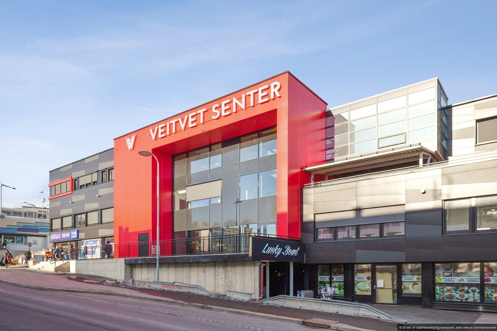 Veitvet senter ligger også ca. 3-4 min kjøretur fra boligen. Galleribilde