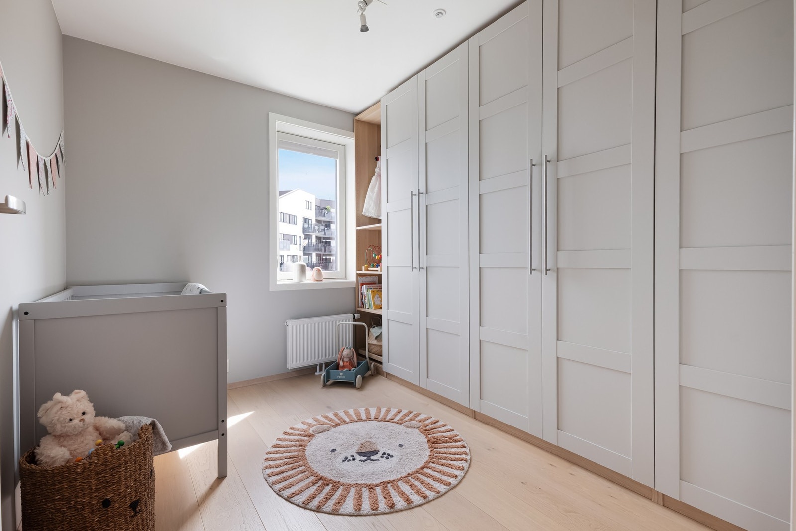 Garderobeskapet blir stående. Galleribilde