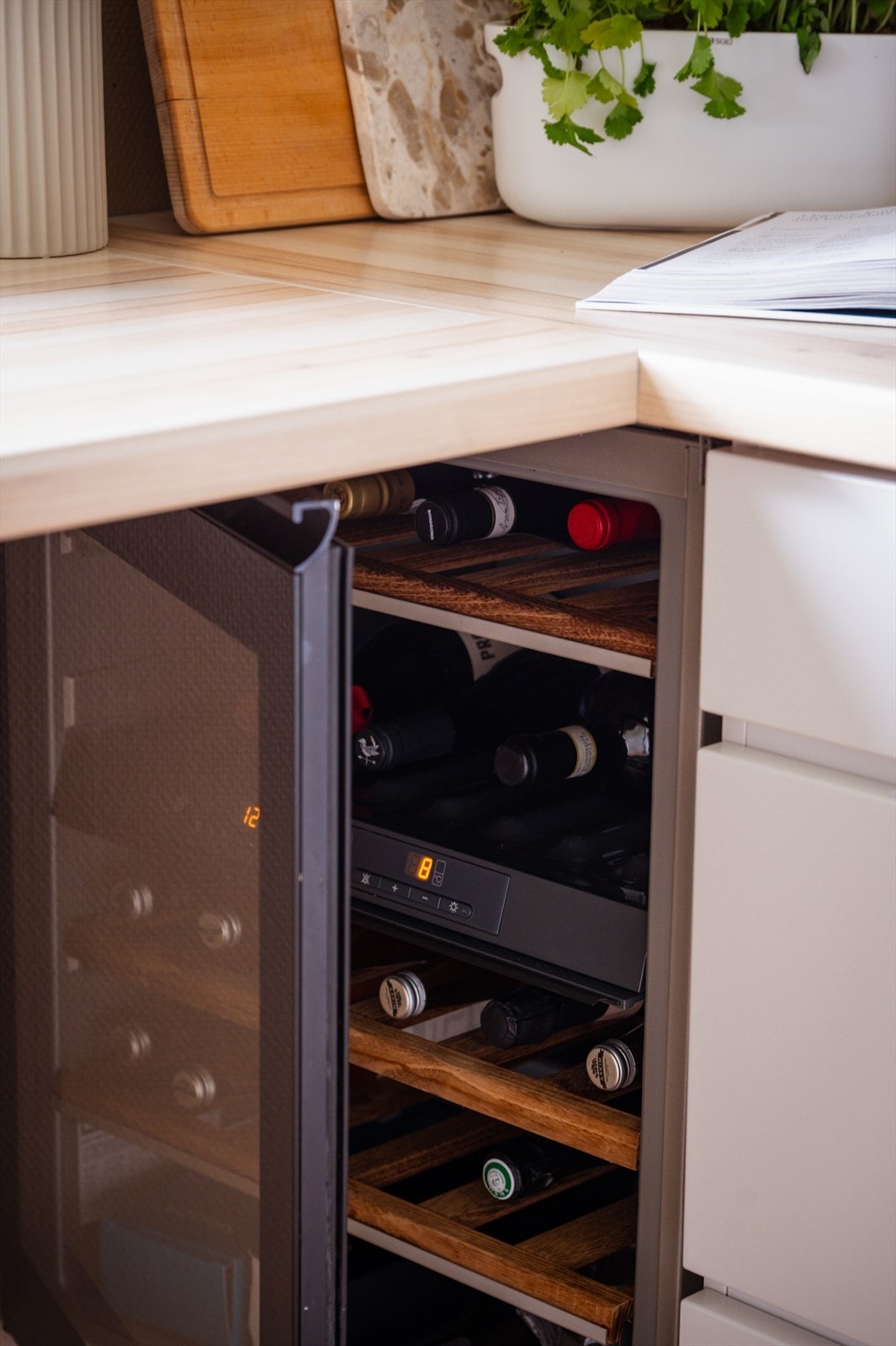 Eget vinskap medfølger. Galleribilde