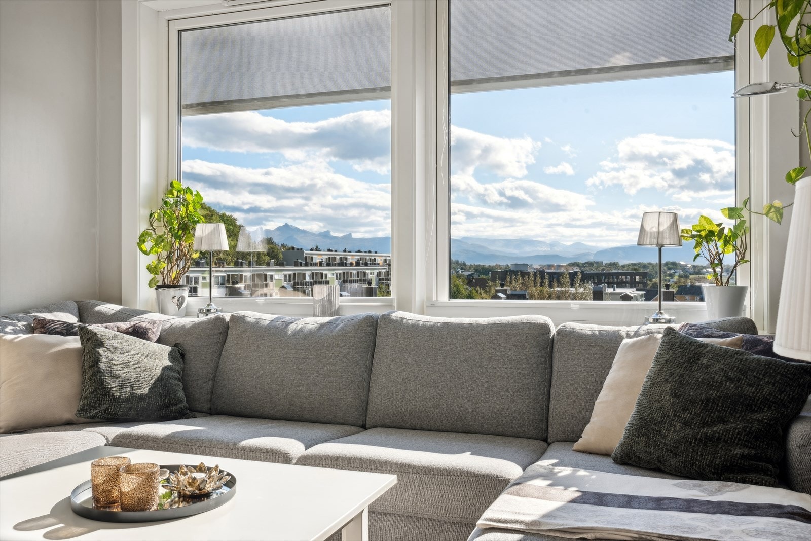 Gode vindusflater sørger for at rommet får godt med naturlig lys. Galleribilde