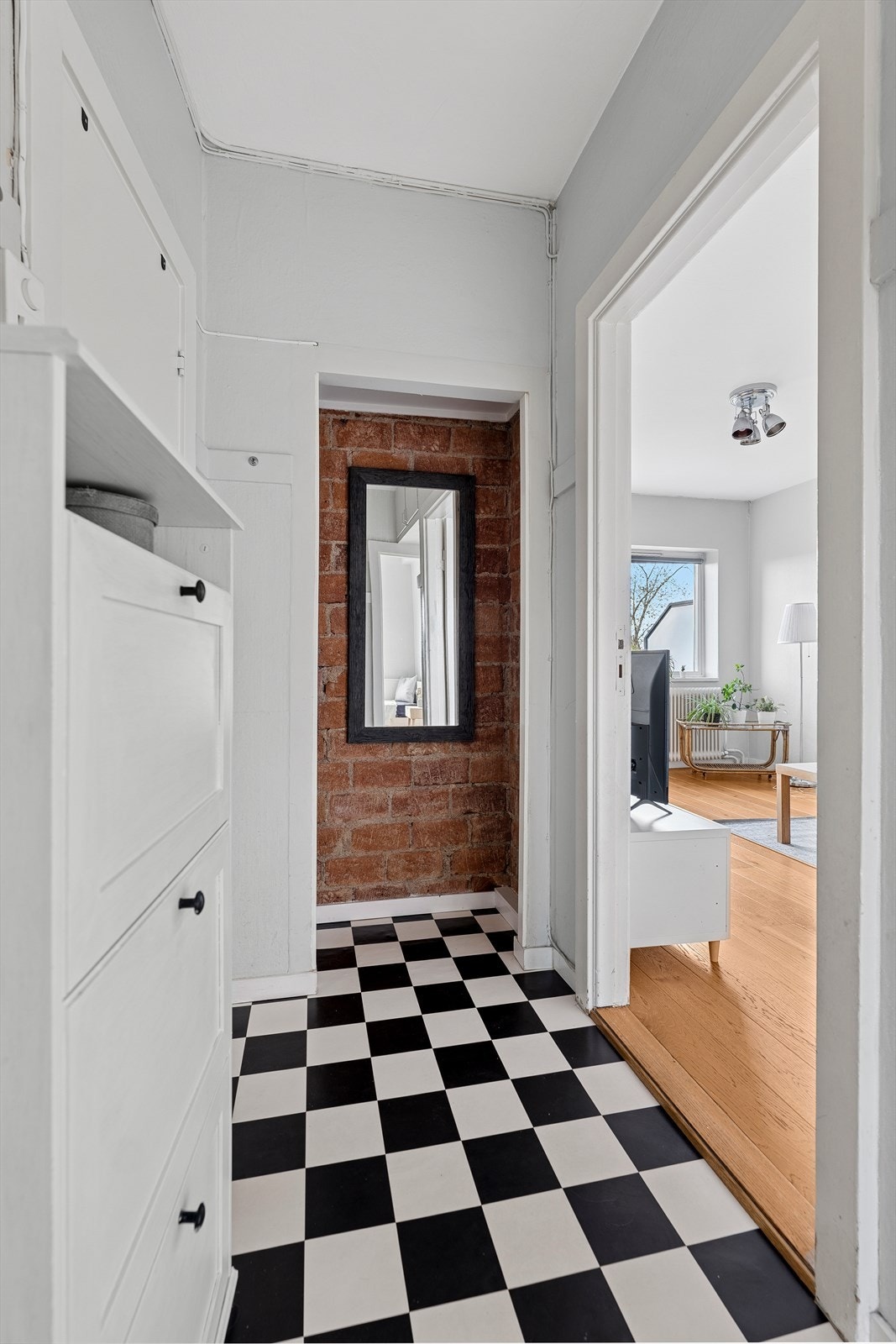 I entreen er det et praktisk kott for oppbevaring Galleribilde