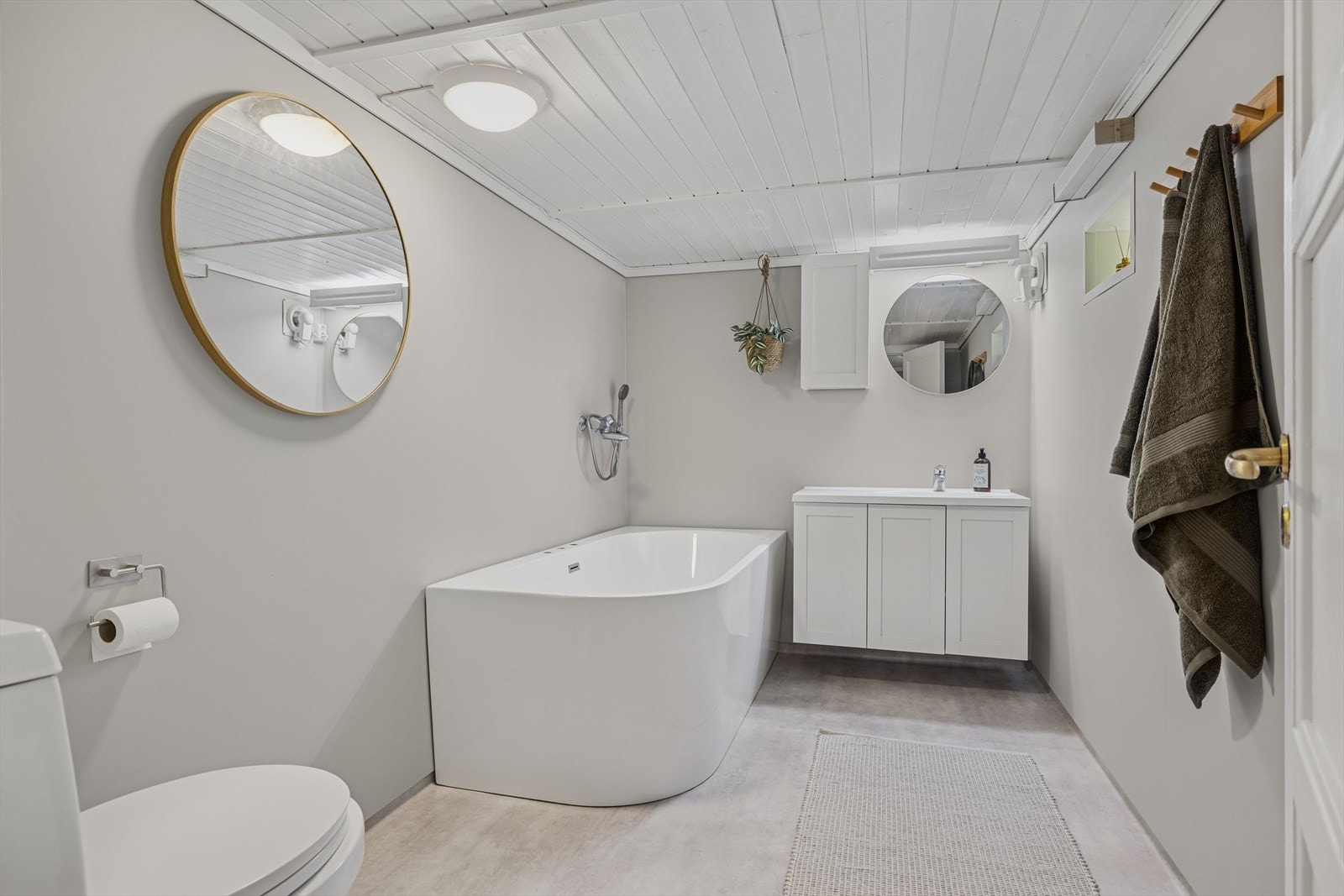 Bad i underetasjen tilhørende hoveddelen Galleribilde