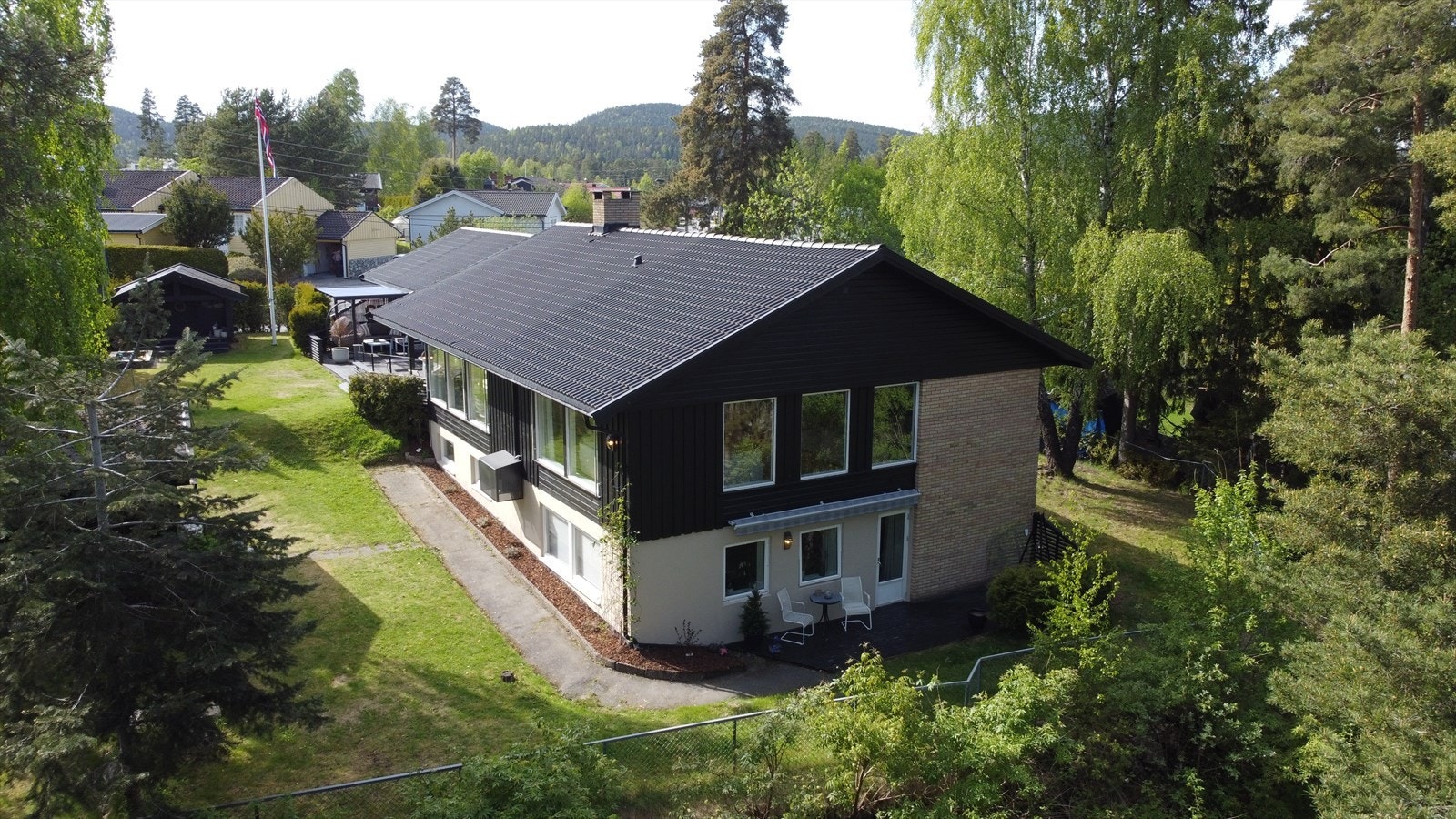 Tiurvegen 15 Galleribilde