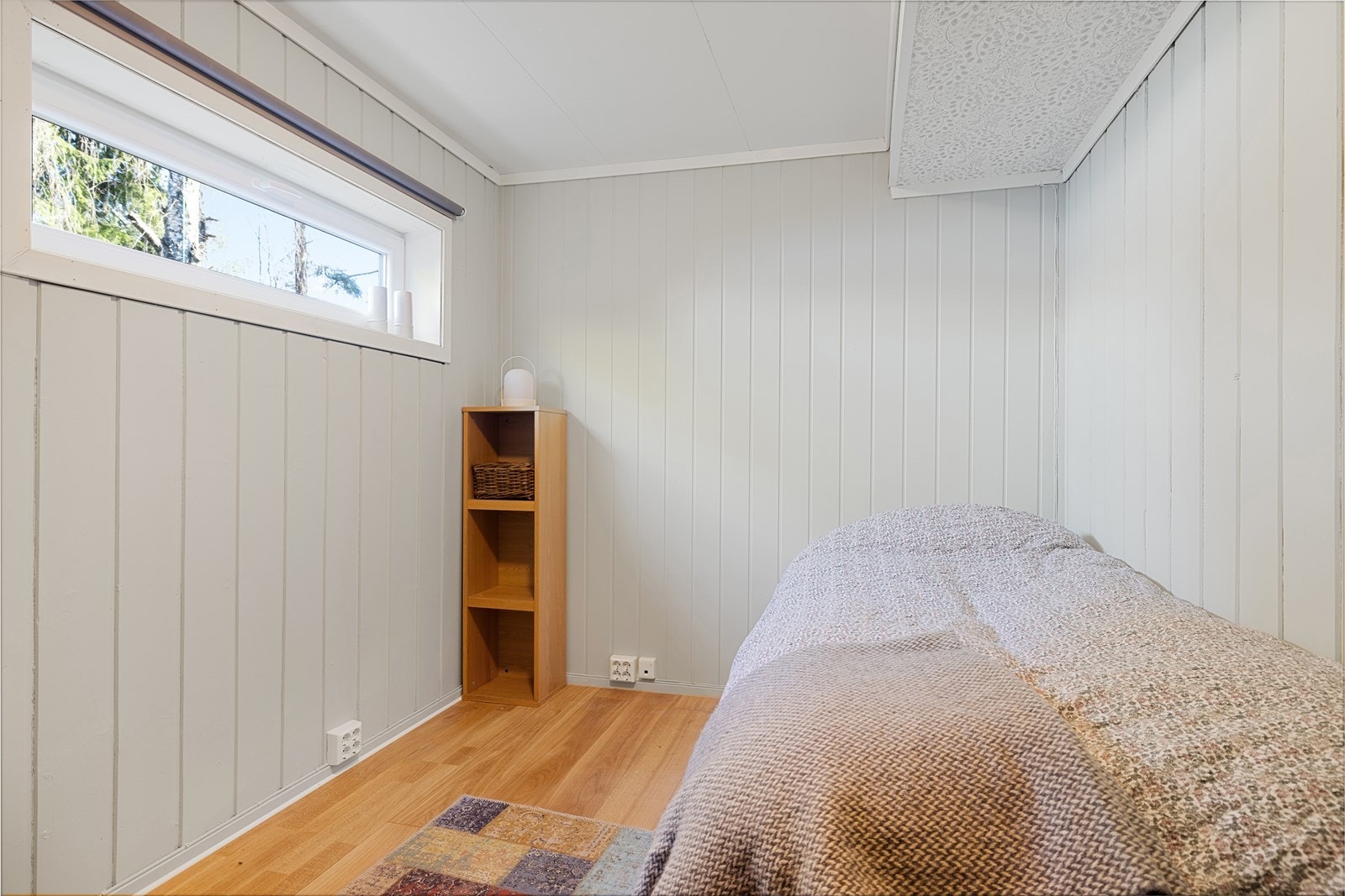 Soverom underetasjen som kan tilhøre både hoveddel og generasjonsdel Galleribilde