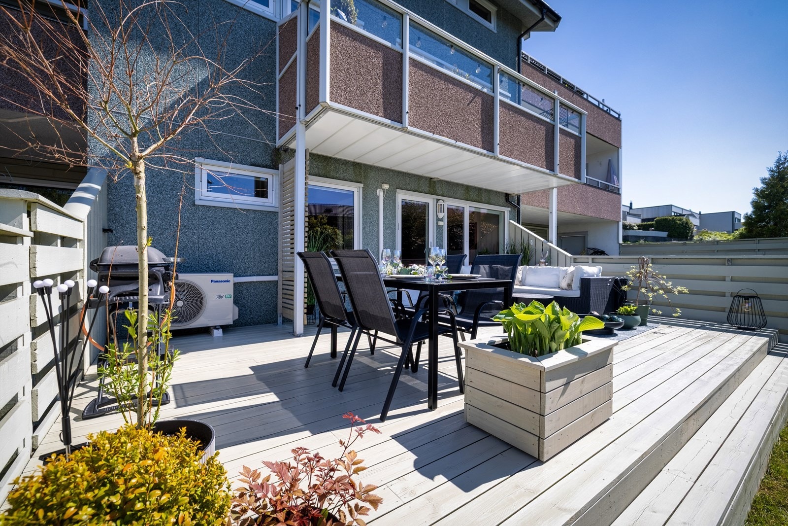 Utgang til egen stor solrik terrasse på ca 30 kvm Galleribilde