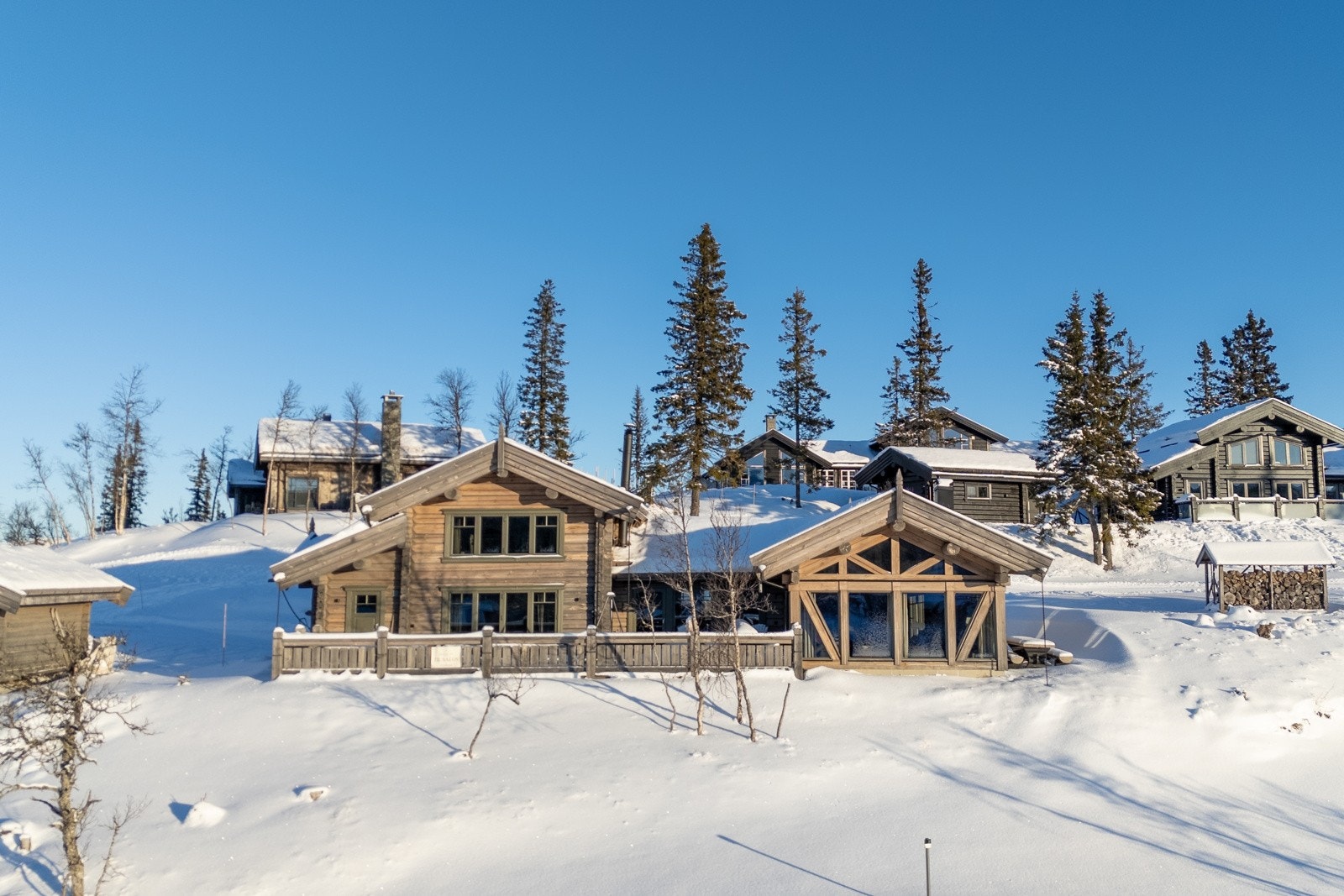 PrivatMegleren LIllehammer v/ Stig Svartor har gleden av å presentere denne flotte fritidseiendommen på Varden på Kvitfjell. Galleribilde