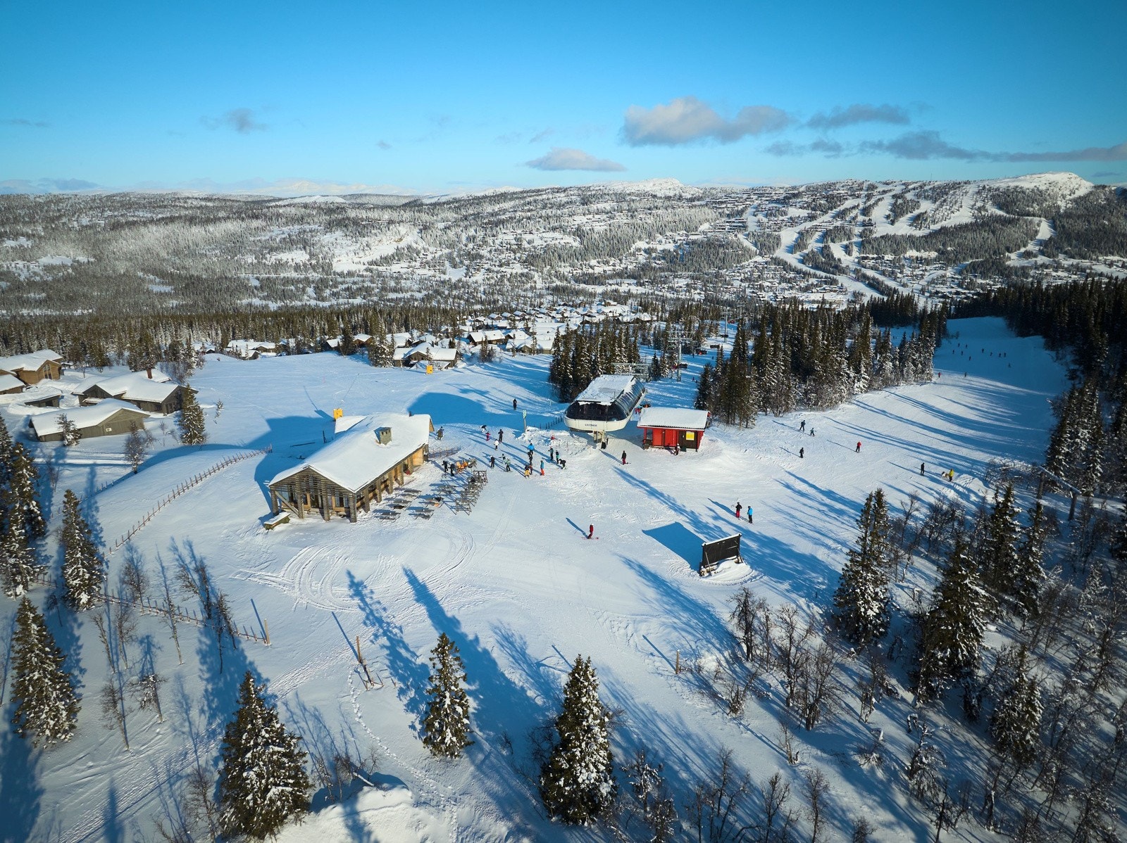 Det er gangavstand til restauranten på Varden. Foto Joakim Wolen Galleribilde