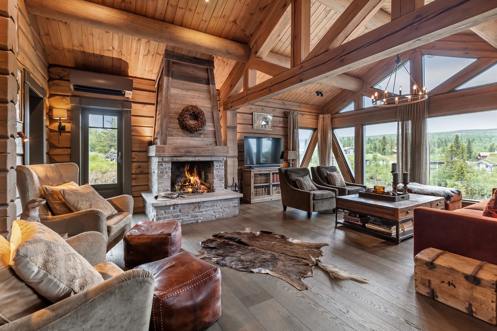 Dette er en lekker høystandard tømmerhytta med høy kvalitet og fantastisk beliggenhet tett inntil alpin- og langrennsnettet på Varde Galleribilde