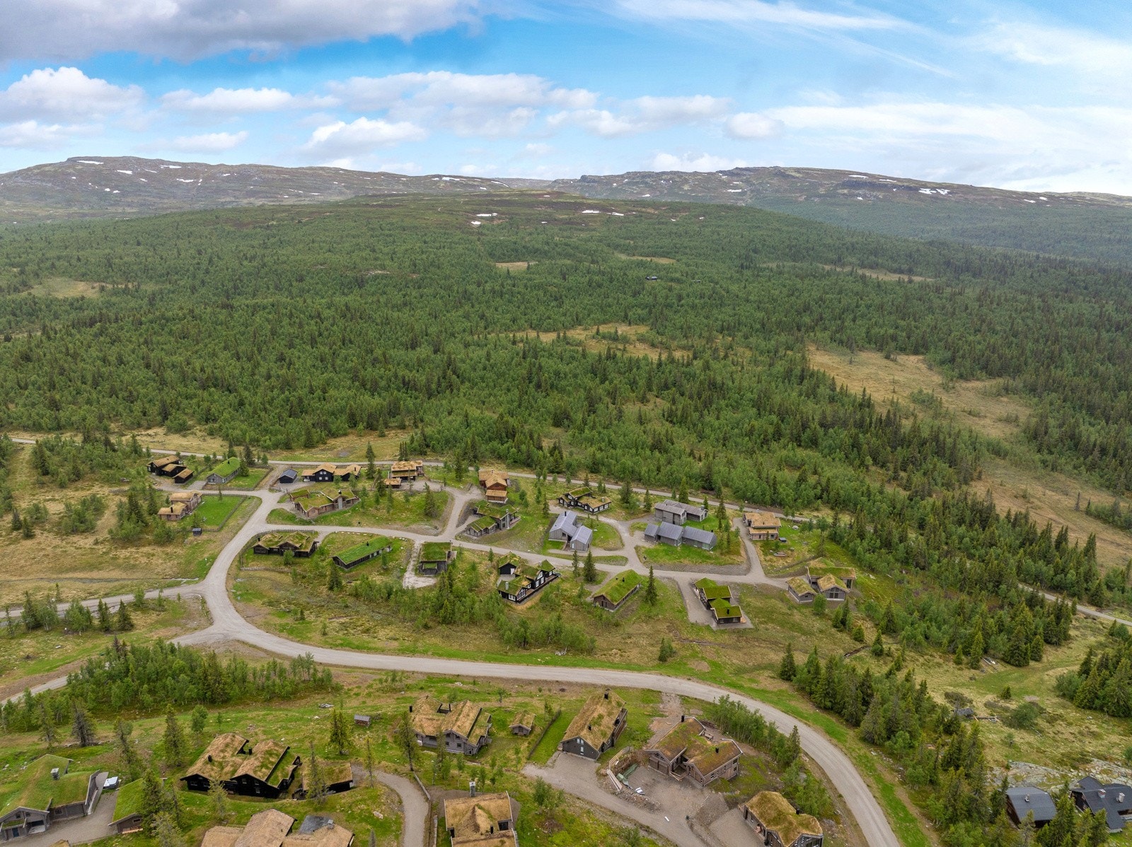 Nydelig utsikt innover mot snaufjellet mot Bånnseterkampane, Storfjellet, Veslefjellet og mot Gålå. Galleribilde