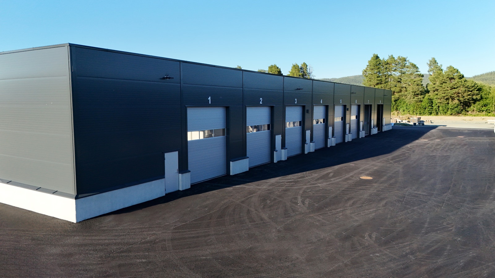 Lagerseksjoner | Klæbu | Fasade
Utearealer med god plass til å manøvrere kjøretøy. Galleribilde