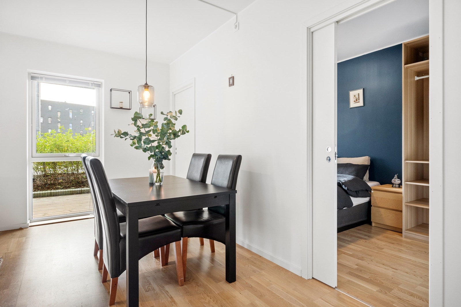 God plass til spisebord. Galleribilde