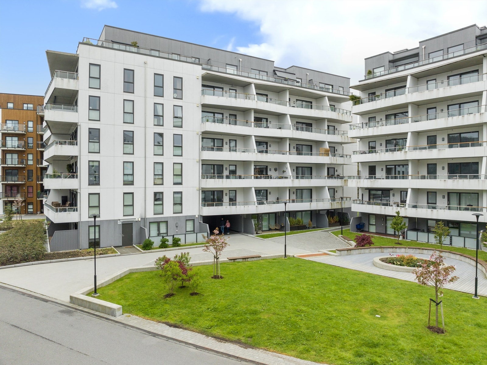 Egen inngangsdør til Myrdalsvegen 42H. Galleribilde